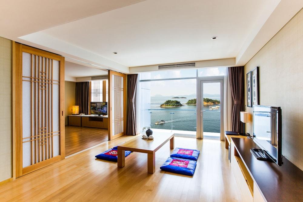 Hidden Bay Hotel Йосу Екстериор снимка