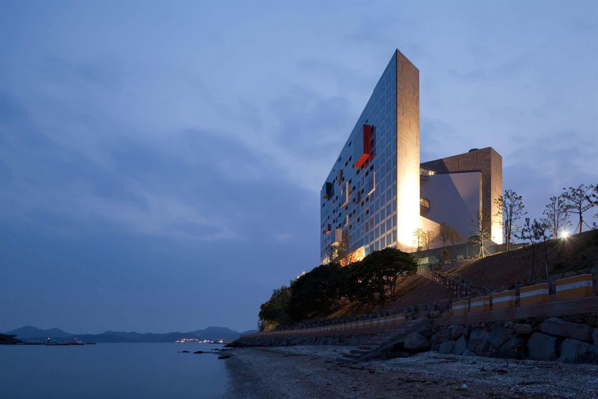 Hidden Bay Hotel Йосу Екстериор снимка