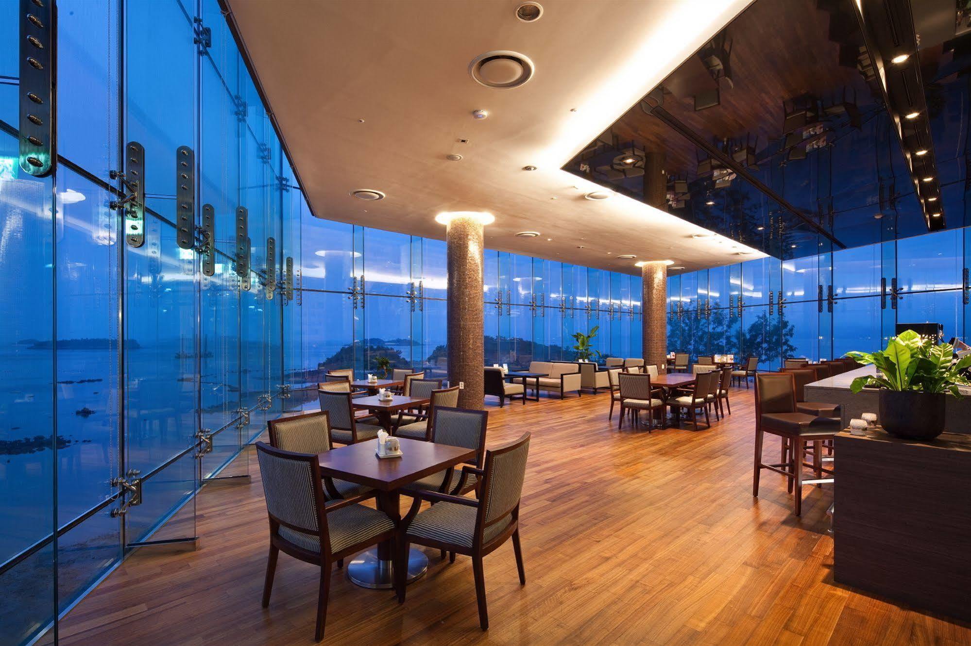 Hidden Bay Hotel Йосу Екстериор снимка